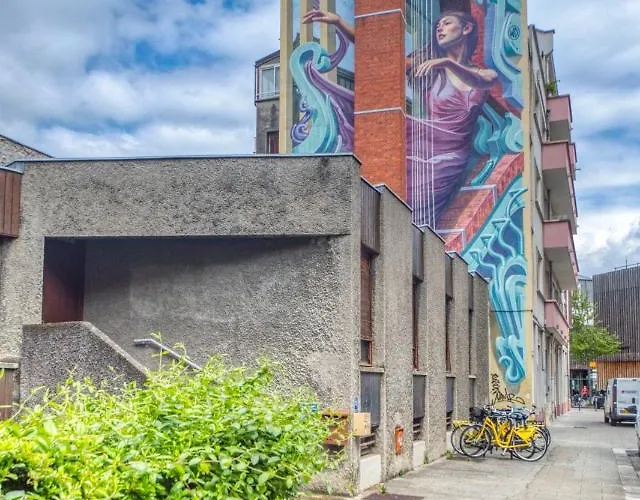 La Casa Roja - Championnet / Caserne De Bonne