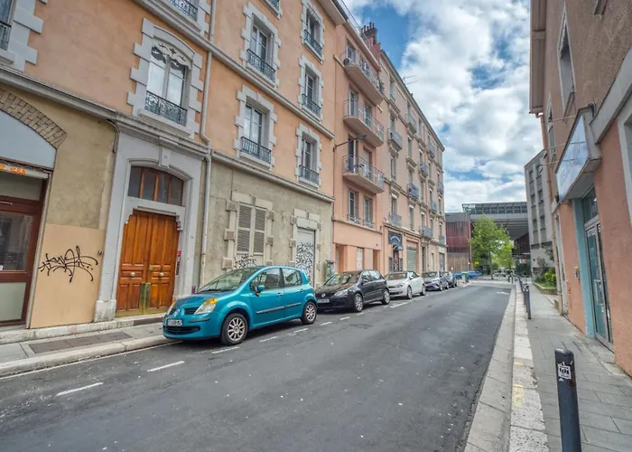 La Casa Roja - Championnet / Caserne De Bonne
