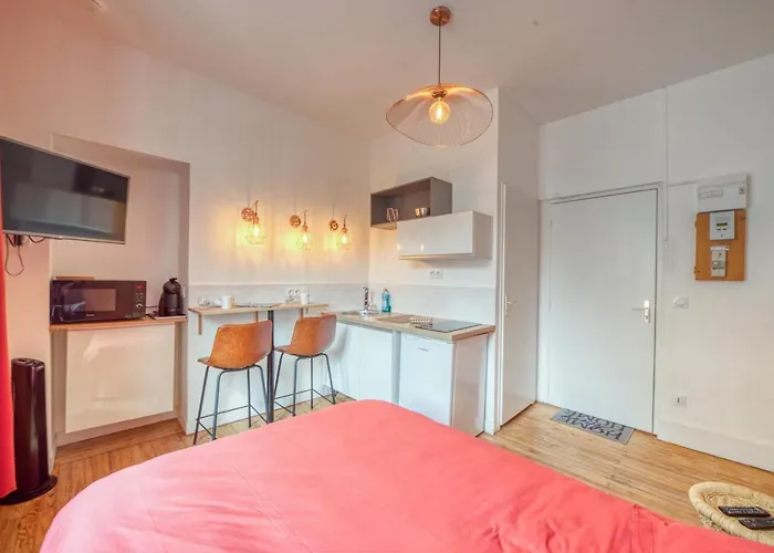 La Casa Roja - Championnet / Caserne De Bonne Grenoble